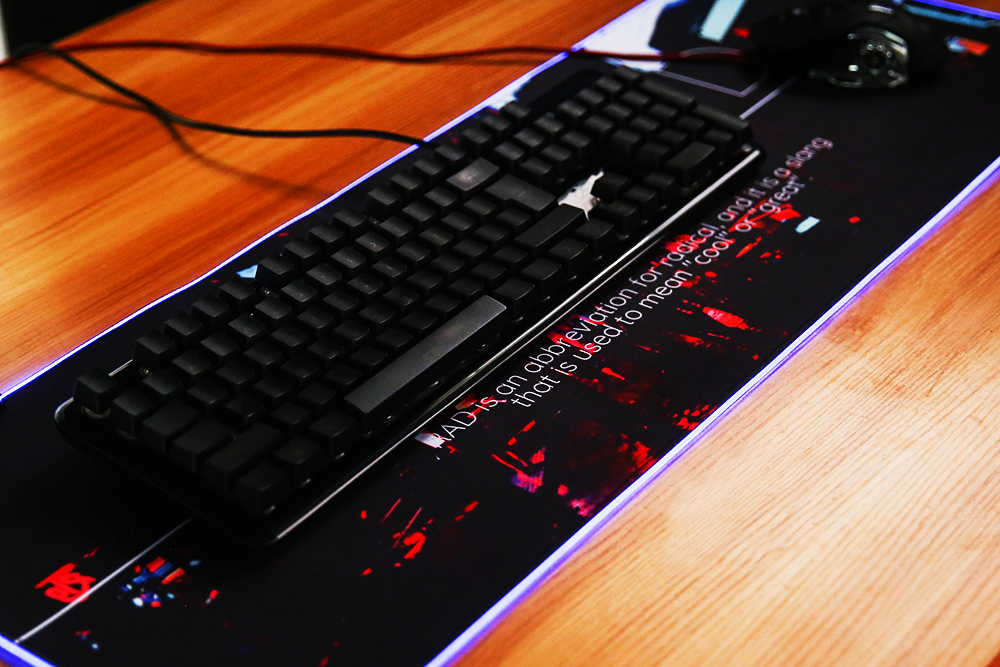 LEDゲーミングマウスパッド